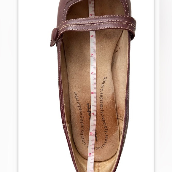 Softspots Leather Mary Jane Dress Shoe, Size 9.5 - Picture 14 of 14